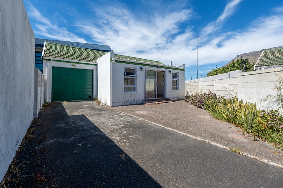 2 Bedroom Property for Sale in Kirstenhof Western Cape